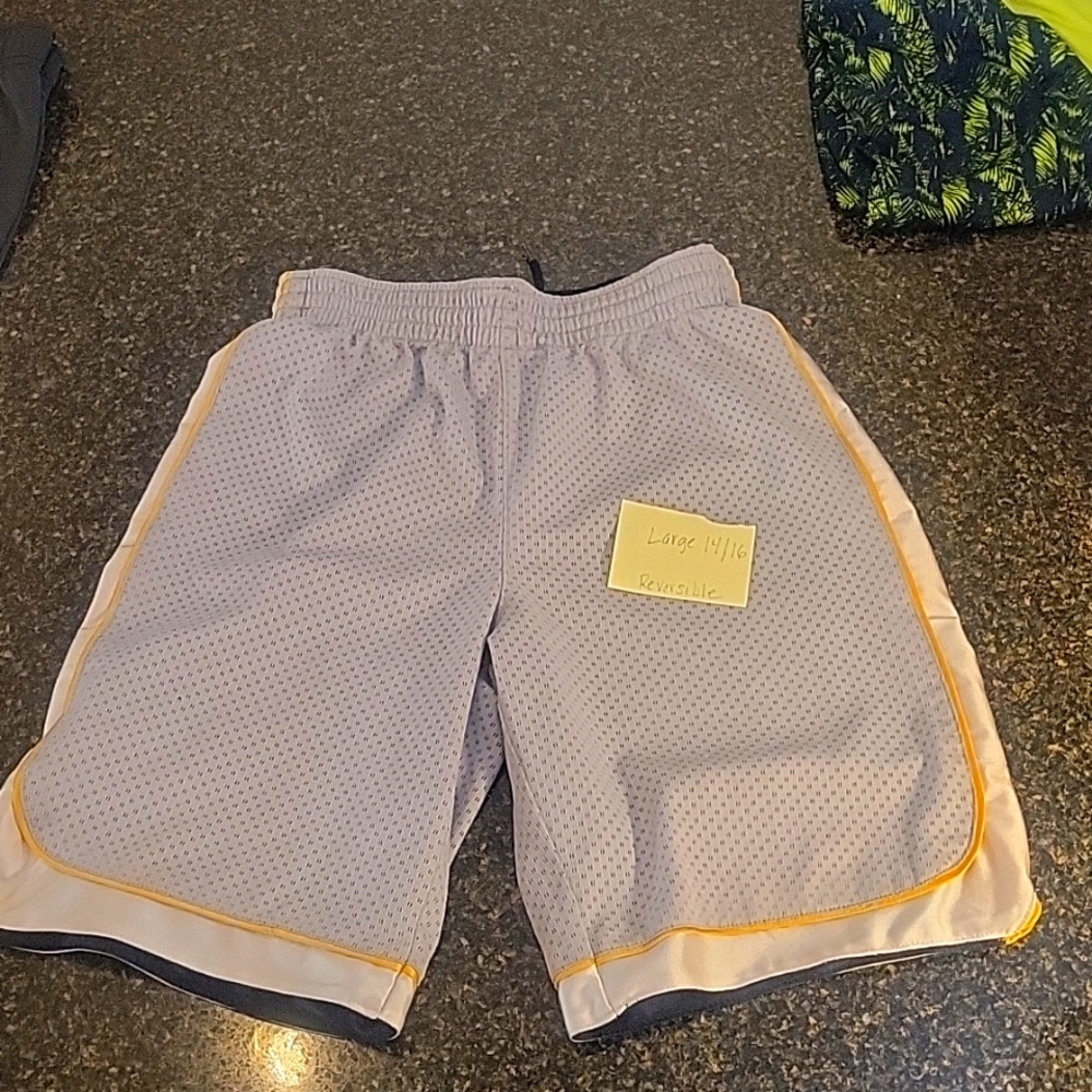 Basketball Shorts Size L 14/16
